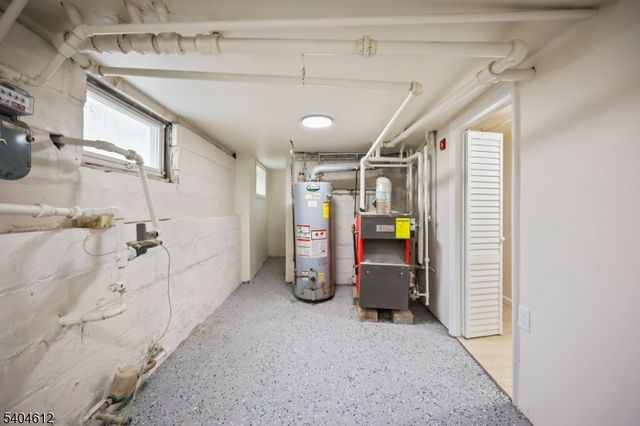 21 Eastern Pkwy, Newark City, NJ 07106