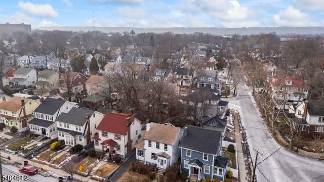 21 Eastern Pkwy, Newark City, NJ 07106