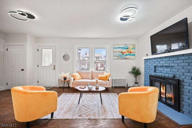 21 Eastern Pkwy, Newark City, NJ 07106