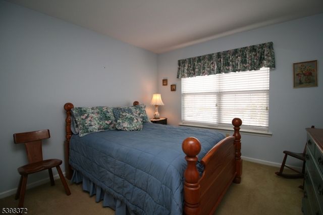 37 Maple Ln, Mount Arlington Boro, NJ 07856