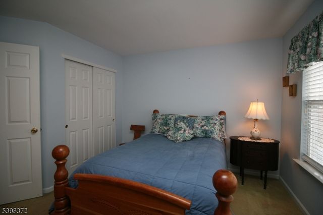 37 Maple Ln, Mount Arlington Boro, NJ 07856