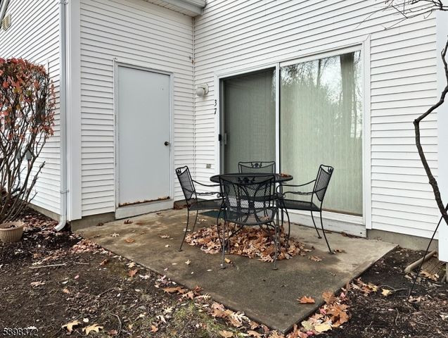 37 Maple Ln, Mount Arlington Boro, NJ 07856