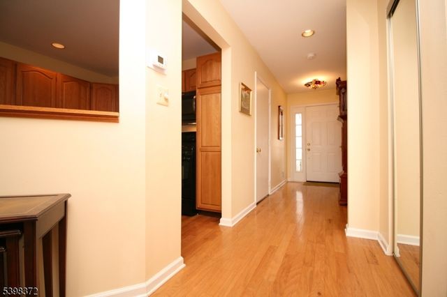 37 Maple Ln, Mount Arlington Boro, NJ 07856