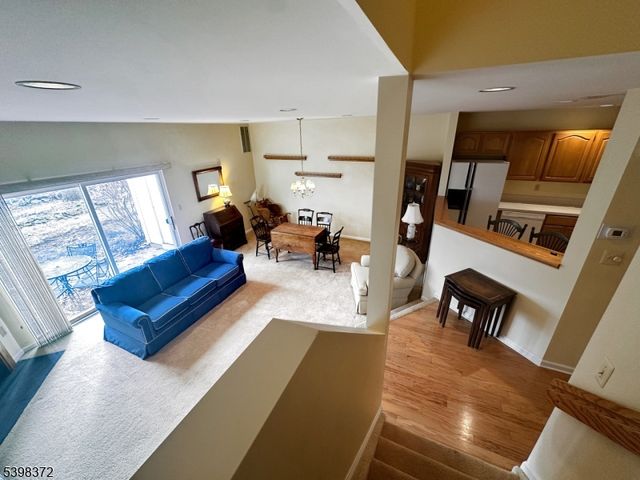 37 Maple Ln, Mount Arlington Boro, NJ 07856