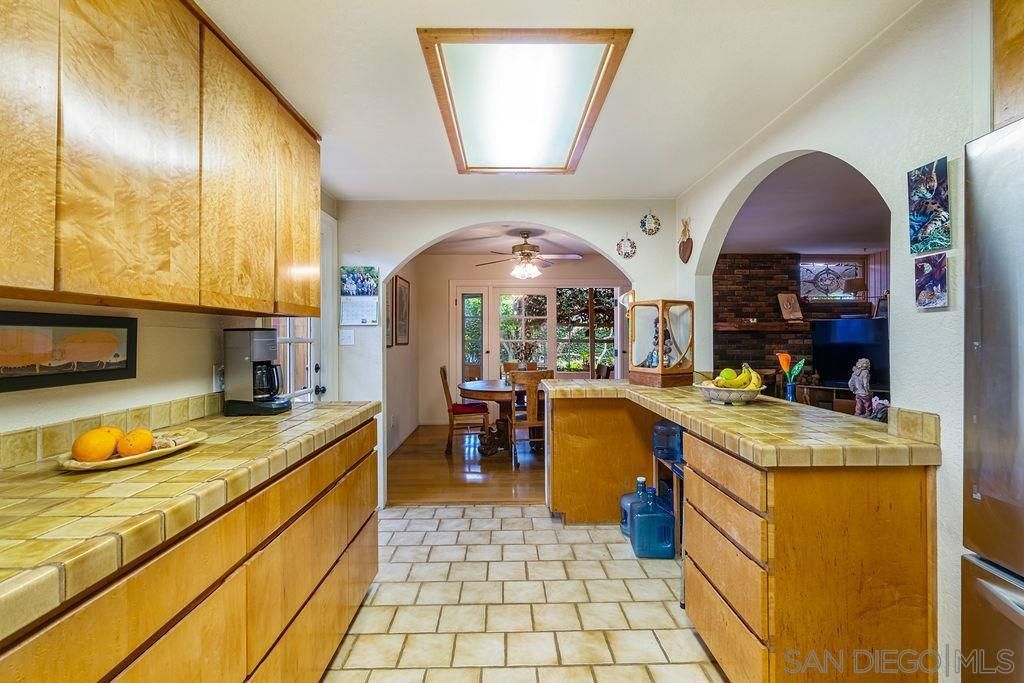 Image 11 of property listing at 4210 Moraga Ave, San Diego, CA 92117