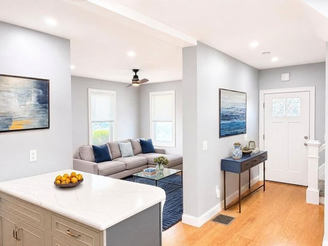 16 Caprera Rd 16, Worcester, MA 01604