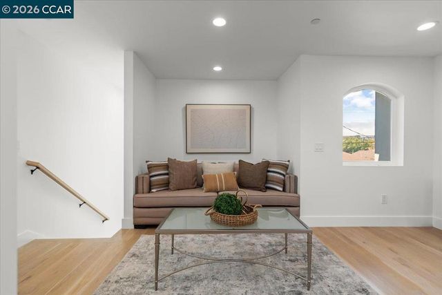 714 4Th Ave, San Bruno, CA 94066