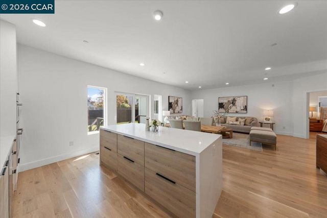 714 4Th Ave, San Bruno, CA 94066