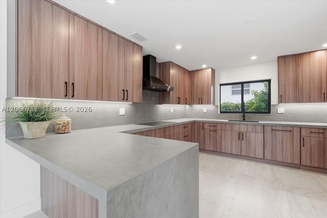 1215 NE 110th St, Miami, FL 33161