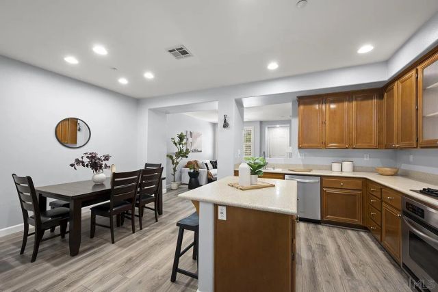 7885 Via Montebello 2, San Diego, CA 92129