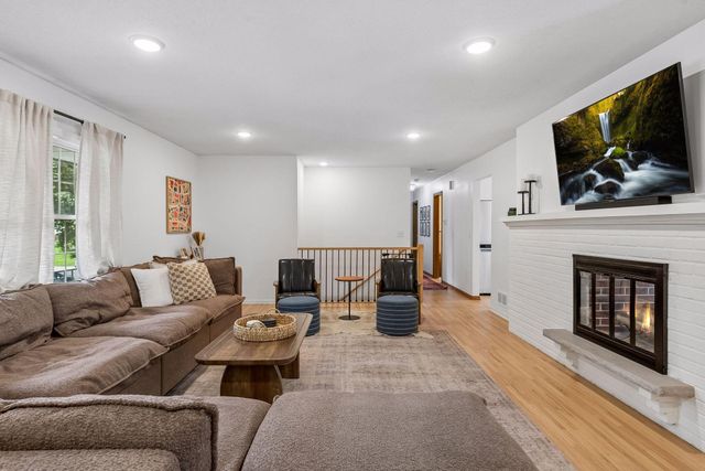 2150 Aquila Avenue N, Golden Valley, MN 55427