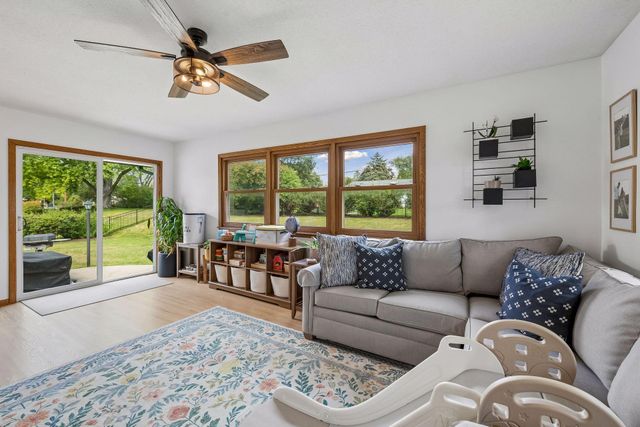 2150 Aquila Avenue N, Golden Valley, MN 55427