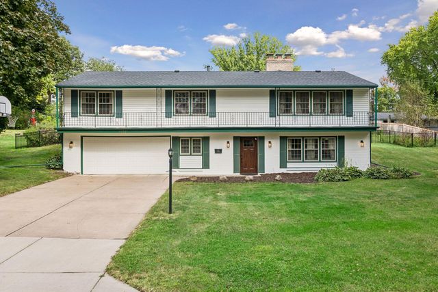 2150 Aquila Avenue N, Golden Valley, MN 55427