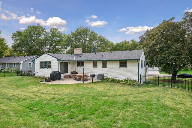 2150 Aquila Avenue N, Golden Valley, MN 55427