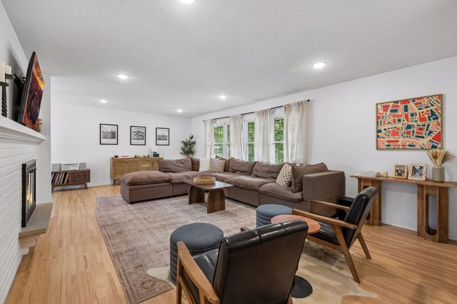 2150 Aquila Avenue N, Golden Valley, MN 55427