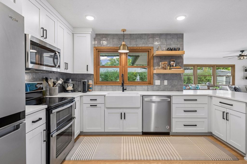 2150 Aquila Avenue N, Golden Valley, MN 55427 — photo 4
