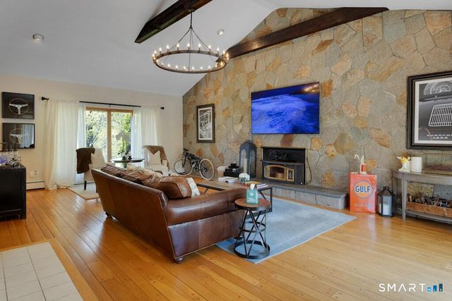 20 Brushwood Road, Stamford, CT 06903