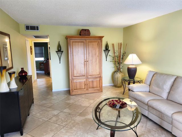 74 Preston, Boca Raton, FL 33434