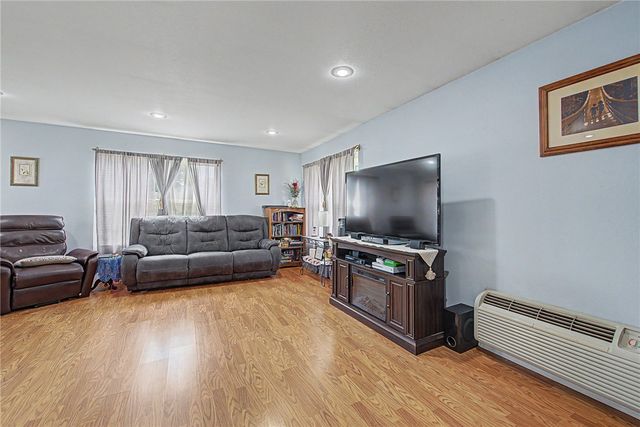 1104 Pine Street, Rogers, AR 72756