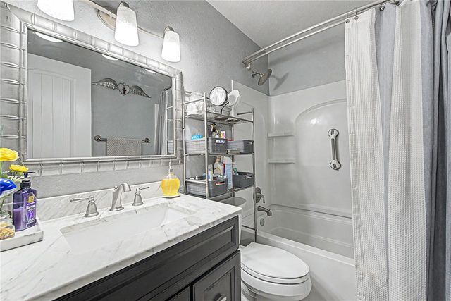 1104 Pine Street, Rogers, AR 72756
