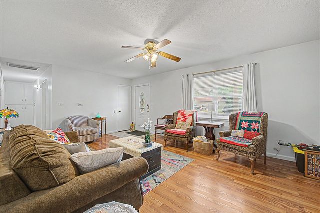 1104 Pine Street, Rogers, AR 72756