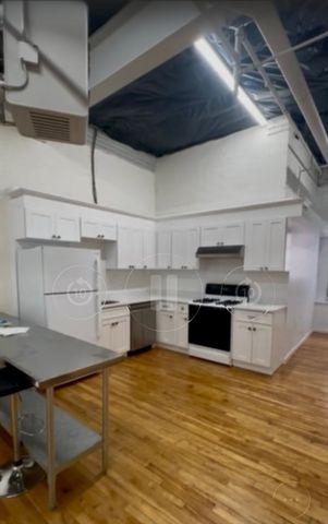 145 Pearl St 03, Boston, MA 02110