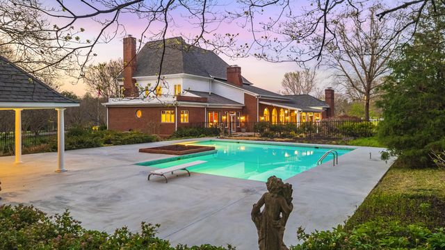 1025 Cedar Springs Road, Athens, TN 37303