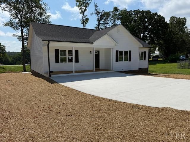 166 Plant Drive, Appomattox, VA 24522