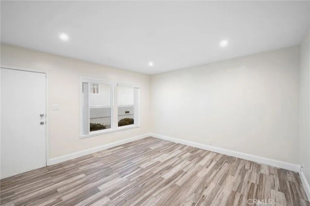 2930 Fairmount Avenue B, La Crescenta, CA 91214