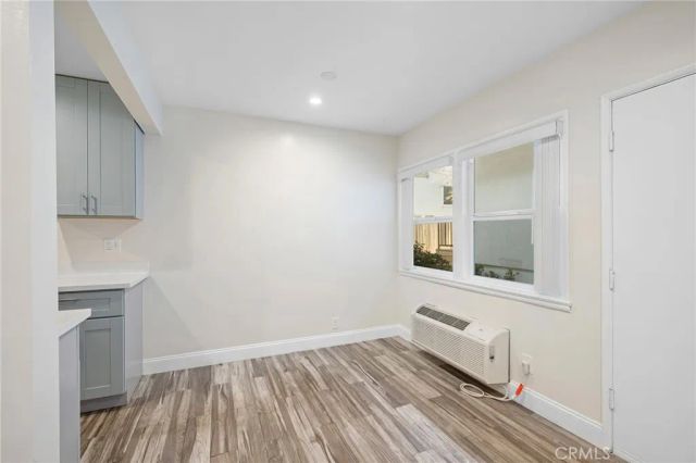 2930 Fairmount Avenue B, La Crescenta, CA 91214