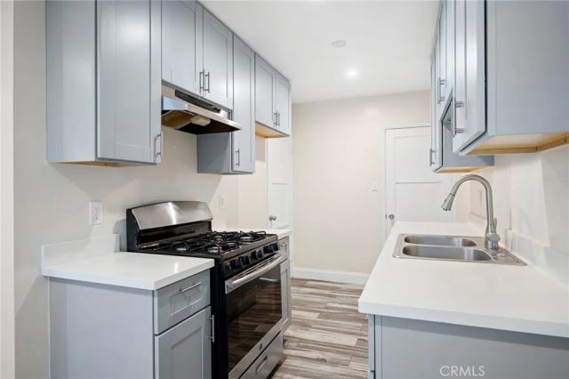 2930 Fairmount Avenue B, La Crescenta, CA 91214