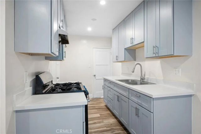 2930 Fairmount Avenue B, La Crescenta, CA 91214