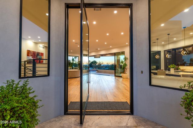 5724 N ECHO CANYON Drive, Phoenix, AZ 85018