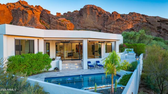 5724 N ECHO CANYON Drive, Phoenix, AZ 85018