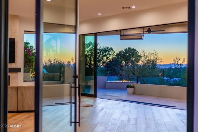 5724 N ECHO CANYON Drive, Phoenix, AZ 85018