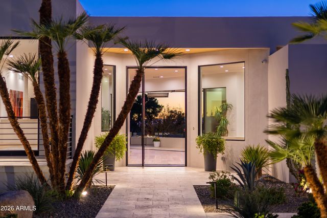 5724 N ECHO CANYON Drive, Phoenix, AZ 85018
