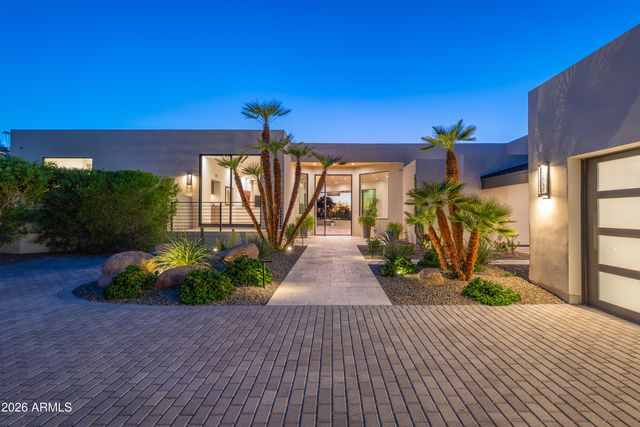 5724 N ECHO CANYON Drive, Phoenix, AZ 85018