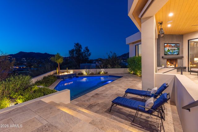 5724 N ECHO CANYON Drive, Phoenix, AZ 85018