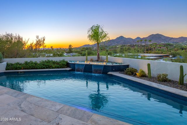 5724 N ECHO CANYON Drive, Phoenix, AZ 85018