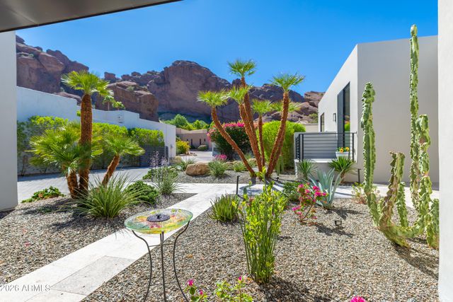 5724 N ECHO CANYON Drive, Phoenix, AZ 85018