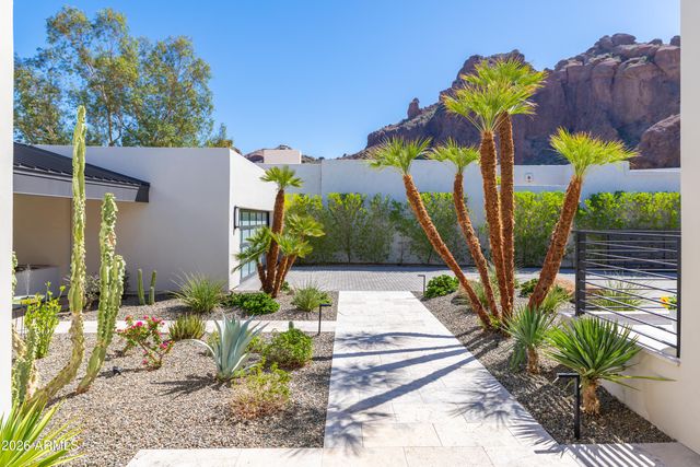 5724 N ECHO CANYON Drive, Phoenix, AZ 85018