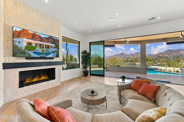 5724 N ECHO CANYON Drive, Phoenix, AZ 85018