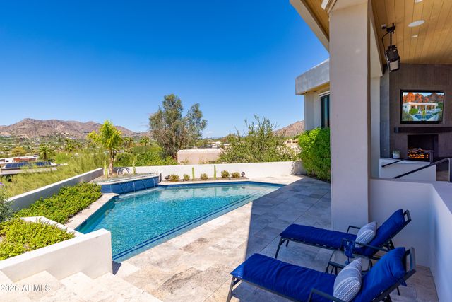 5724 N ECHO CANYON Drive, Phoenix, AZ 85018