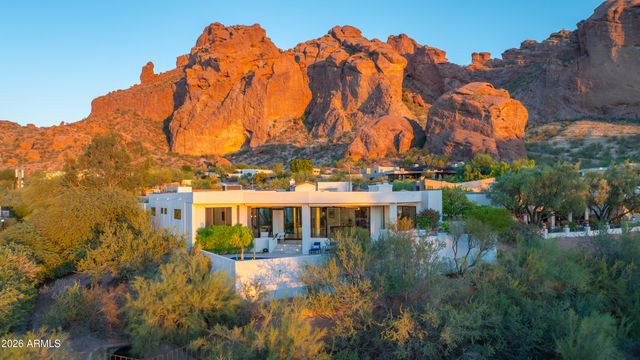 5724 N ECHO CANYON Drive, Phoenix, AZ 85018