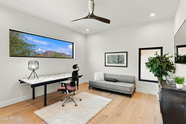 5724 N ECHO CANYON Drive, Phoenix, AZ 85018