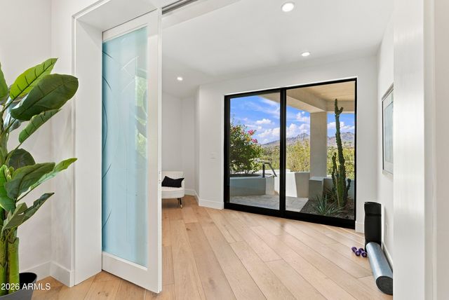 5724 N ECHO CANYON Drive, Phoenix, AZ 85018