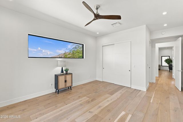 5724 N ECHO CANYON Drive, Phoenix, AZ 85018