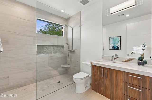 5724 N ECHO CANYON Drive, Phoenix, AZ 85018