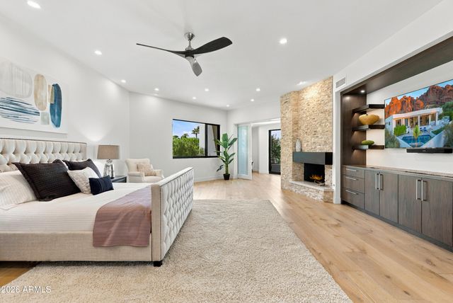 5724 N ECHO CANYON Drive, Phoenix, AZ 85018