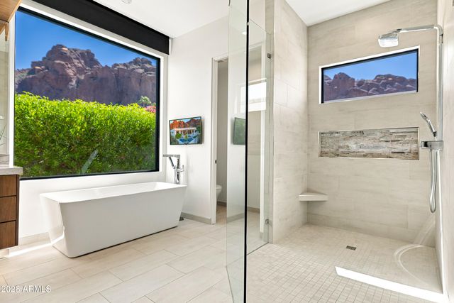5724 N ECHO CANYON Drive, Phoenix, AZ 85018